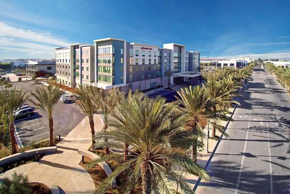 Hampton Inn & Suites Long Beach Airport